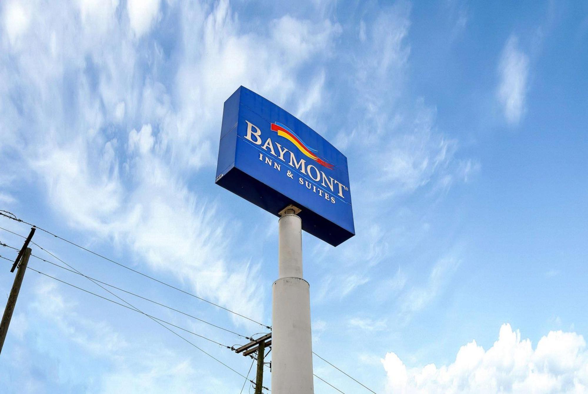 Baymont By Wyndham Зейнсвил Екстериор снимка
